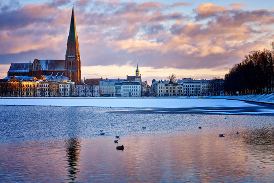 Ice and snow on the Pfaffenteich lake in Schwerin.