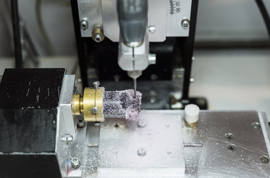 Jewelry scabbling?machine