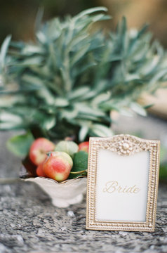 Gold, glamorous wedding decor