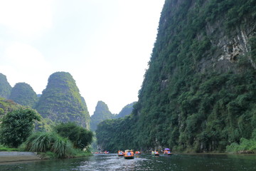 Fototapeta na wymiar Trang An in Ninh Binh,Vietnam.world heritage site