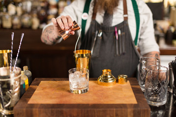 Drink and Bartender 