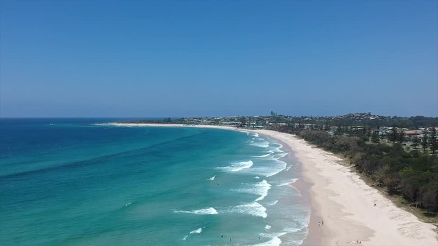 Beach to park in Australia pan shot