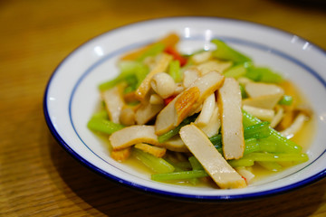 salad with chicken and vegetables
