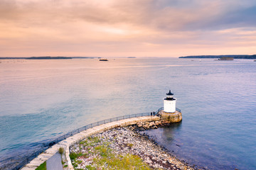 Portland Breakwater Light dans le Maine, également appelé Bug Light, est un petit phare à South Portland, Maine