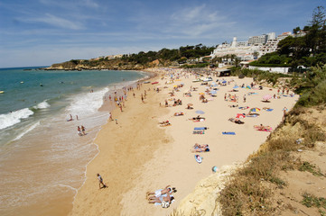 Fototapeta na wymiar Europe Portugal Algarve plages vacances familles seniors detentes loisirs été