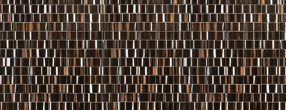 Mosa&iuml;que c&eacute;ramique &eacute;maill&eacute;e marron