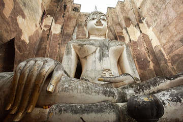 The big Buddha Phra Achana in Wat Si Chum