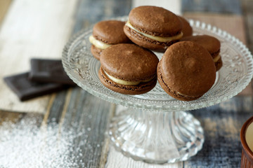 Macarons al caffè e cioccolato