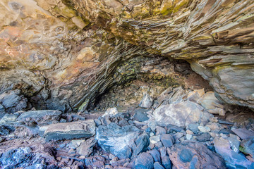 Interno della caverna di Ana Kai Tangata, la caverna dei cannibali