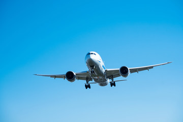 旅客機・飛行機・青空