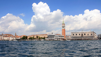 Fototapeta premium Vue du grand canal sur la place San Marco de Venise