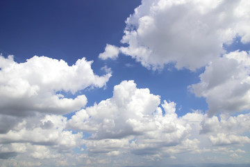 Obraz premium Blue sky background with clouds