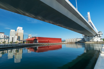 Fototapeta premium 【青森県青森市】青森ベイエリア、ＪＲ青森駅周辺の朝の風景