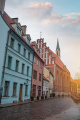 Fototapeta na wymiar old houses on Riga street. Latvia