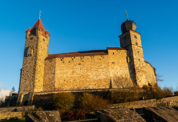 Vest Coburg. Fortaleza medieval de Cobur, Baviera, Alemania. fachada del castillo con dos torres al atardecer