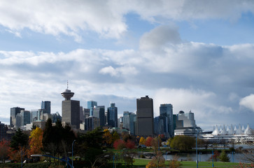 Fototapeta premium Skyline of Vancouver downtown on a nice day with water view in foreground