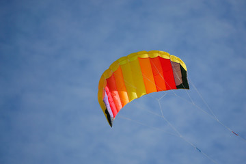 Gleiter in der Luft am Strand