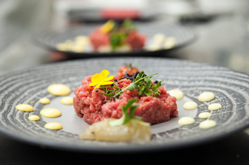 battuta di fassona, carne cruda antipasto