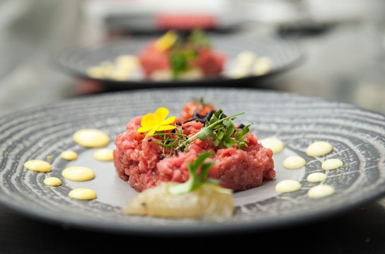 battuta di fassona, carne cruda antipasto