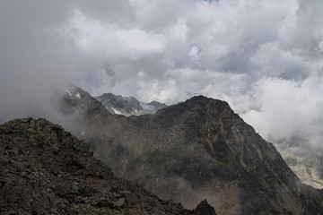 Gletscher und Berge rund um das Ötztal der Tiroler Alpen 