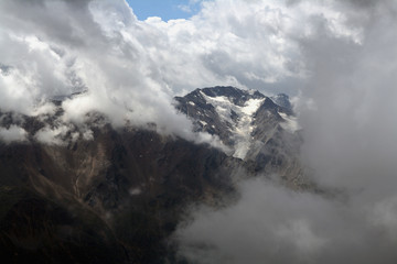 Gletscher und Berge rund um das Ötztal der Tiroler Alpen 