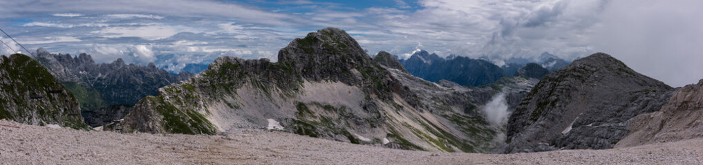 Fototapeta na wymiar Mountain panorama (Slovenia, Europe)