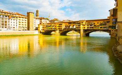 Fototapeta na wymiar Side view of Ponte Vecchio bridge