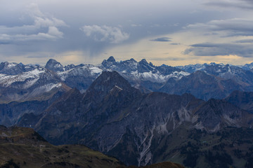 Fototapeta premium Blick zum Allgäuer Hauptkamm