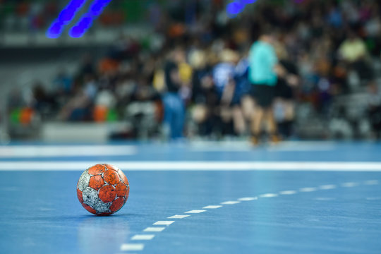 Images Vecteurs Photos Et Videos Libres De Droits Sur Le Theme Handball Adobe Stock Images Vecteurs Photos Et Videos Libres De Droits Sur Le Theme Handball Adobe Stock