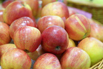 Many apples stack up