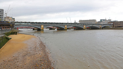 Fototapeta na wymiar Blackfriars Bridge London