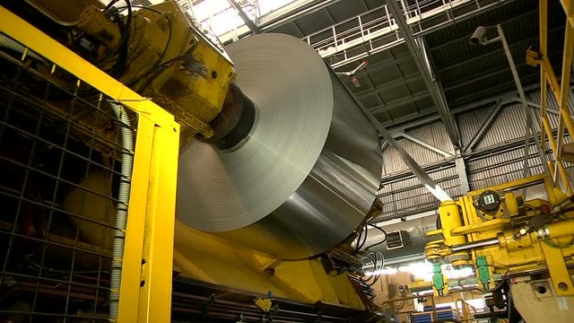 Operation of the machine for rolled stainless steel