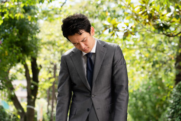 落ち込んでいるビジネスマンイメージ