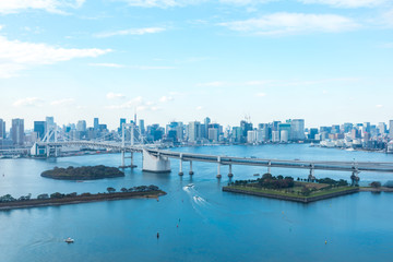 Fototapeta premium (東京都ｰ都市風景)お台場から望むレインボーブリッジと湾岸風景６