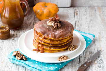 Spicy pumpkin pancakes with salted caramel topping