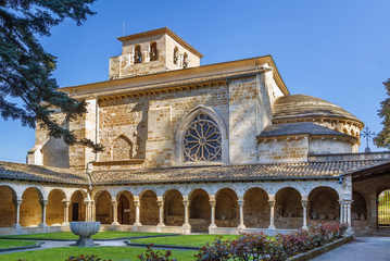 Fototapeta premium Church of San Pedro de la Rua, Estella, Spain