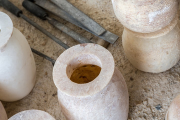 Alabaster cutting by hand