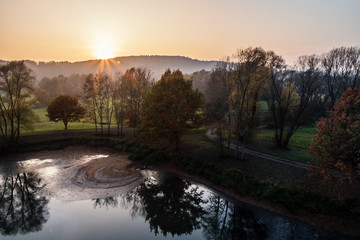 Herbstlandschaft mit See im Burgenland (A)