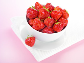 BOWL OF STRAWBERRIES
