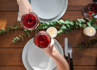 Friends drinking wine in restaurant
