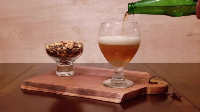 Cinemagraph, Pouring Beer
MPG4