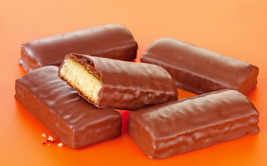 CHOCOLATE BISCUIT BARS ON ORANGE