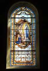 Ville de Contres, vitrail de l'église Saint-Cyr-et-Sainte Julitte, département du Loir-et-Cher, France