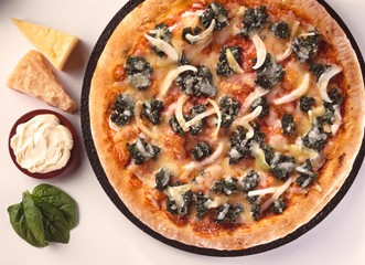 SPINACH AND THREE CHEESE PIZZA