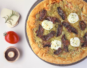 MOZZARELLA AND MUSHROOM PIZZA