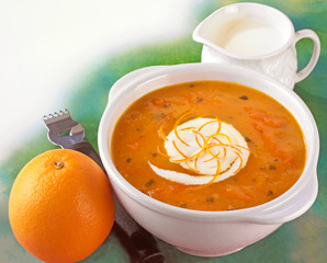 CARROT AND CORIANDER SOUP WITH ORANGE