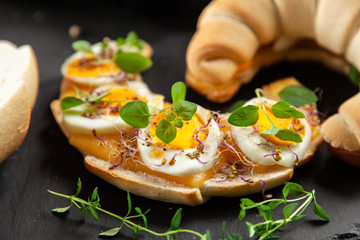 Butter croissant sandwiches