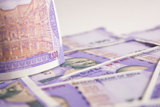 All new 100 Rupees Indian Currencies on islolated background