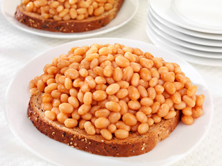 BAKED BEANS ON TOAST