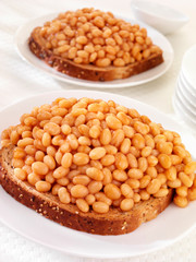 BAKED BEANS ON TOAST